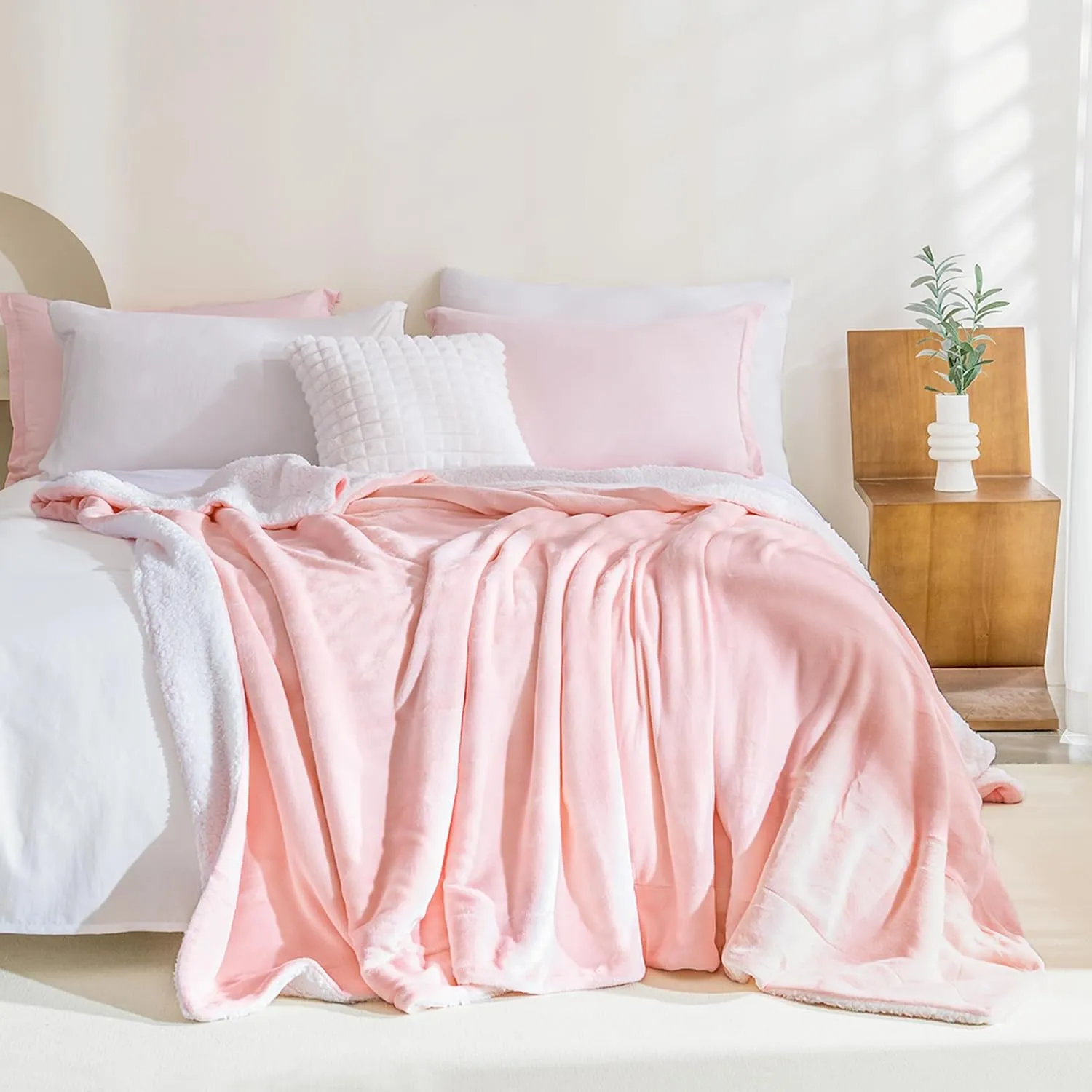 Andency Pink Sherpa Fleece Twin Blanket for Couch - Girls Valentine Gift Soft Warm Thick Blankets Twin Size for Winter, Plush Reversible Throw Blanket for Bed Sofa, 60x80 Inches