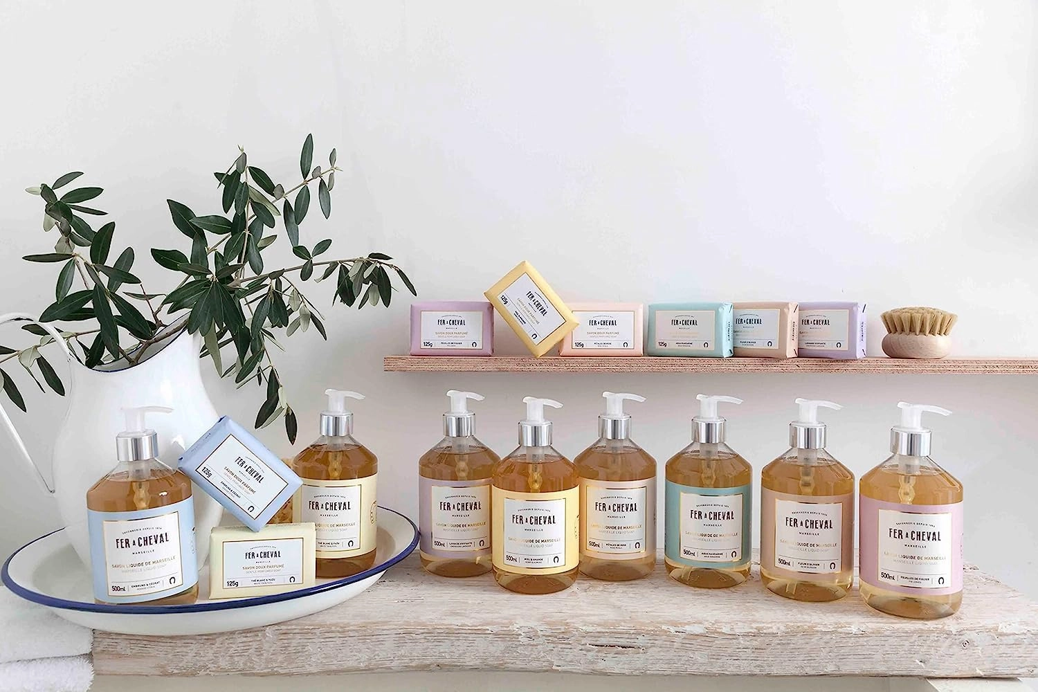 Fer à Cheval Marseille Liquid Soap, French Savon Liquide De Marseille, Luxury Rose Scented Liquid Marseille Soap, Rose Petals, 500ml/16.9fl oz
