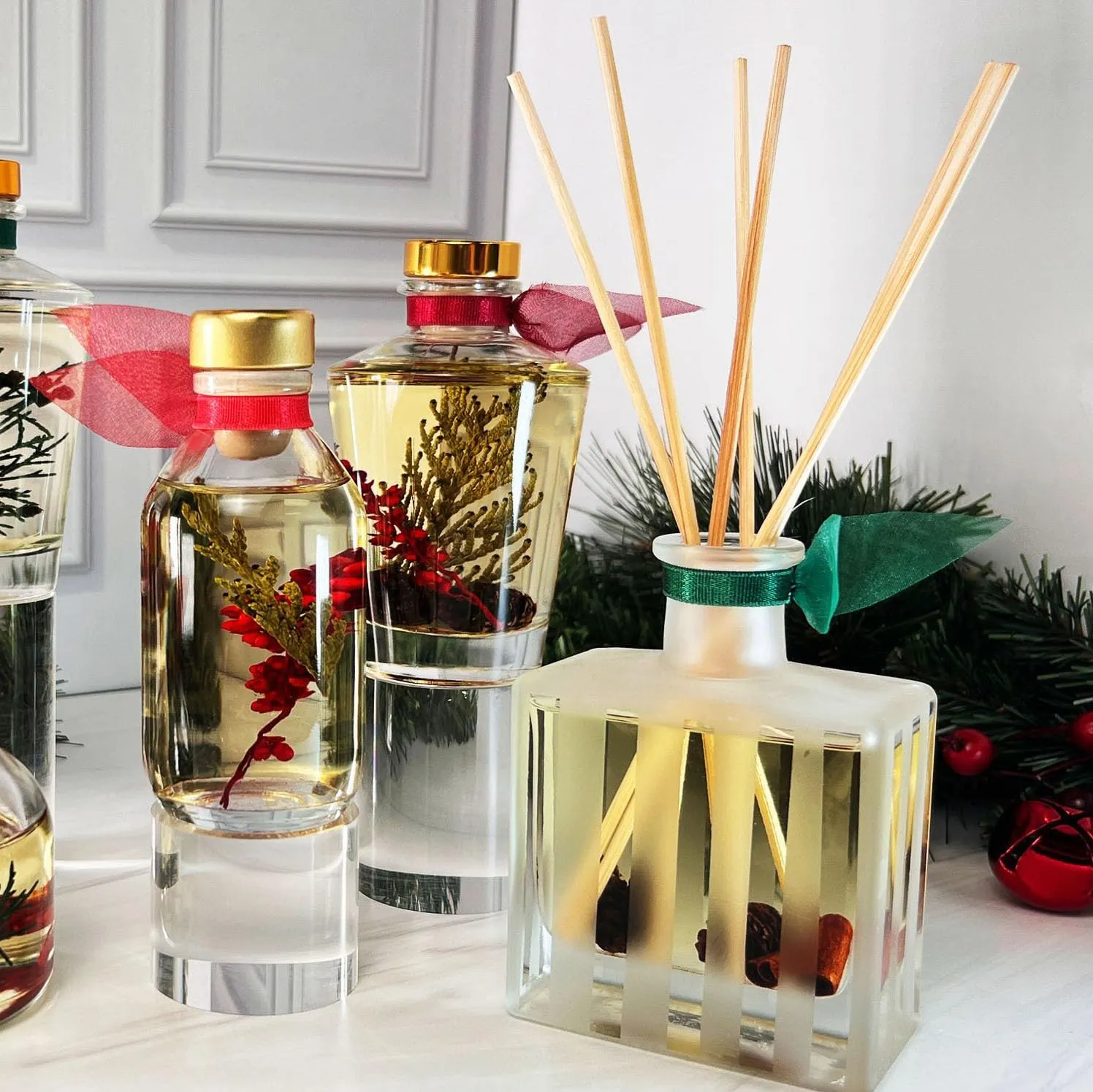 LOVSPA Jasmine Vanilla Reed Diffuser Set - Scent Diffuser for Home with Long Lasting Fragrance - Non-Toxic Oil Reed Diffuser - Made in The USA