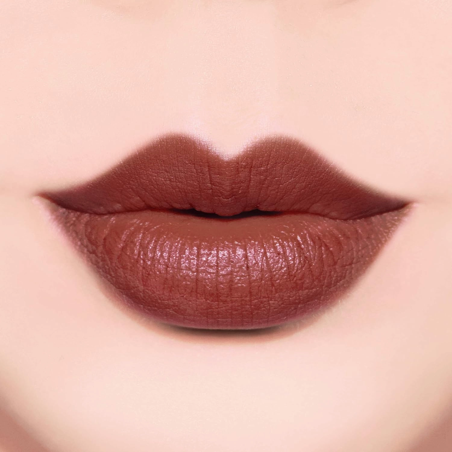 Paul & Joe Lip Crayon - Smooth Application and a Matte Finish - Made with Shea Butter, Jojoba Oil, and Macadamia Nut Oil - Chocolat Praline