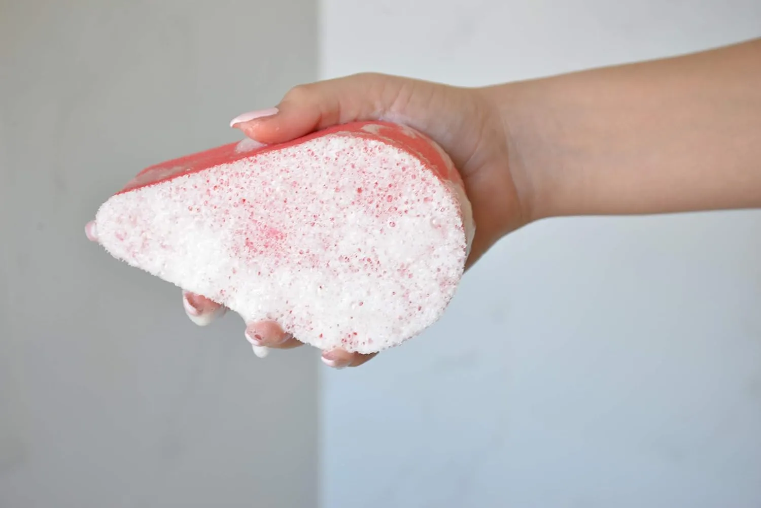 Spongeables Anti Cellulite Body Wash in a 20  Wash Sponge, English Rose, 3 Count