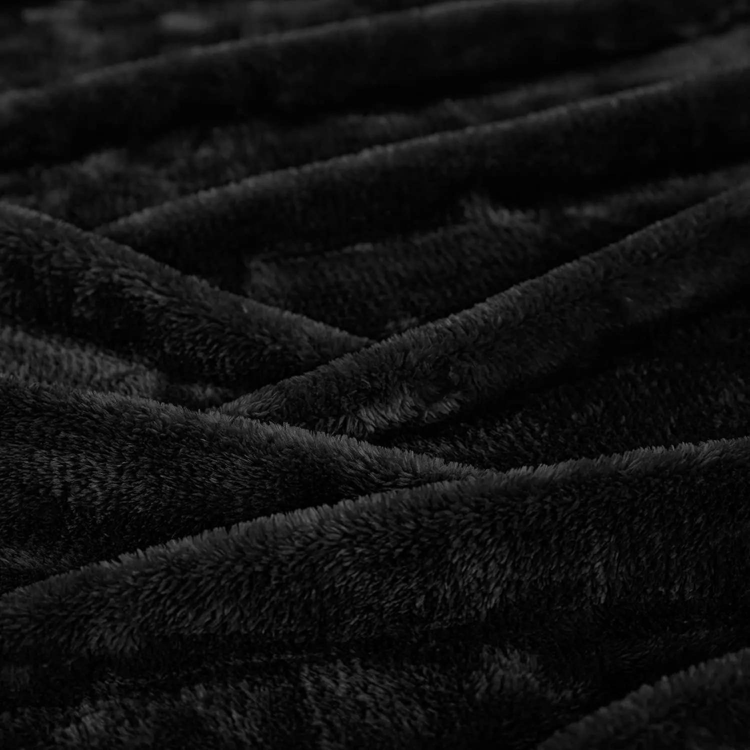 Superior Classic Solid Fleece Blanket, Thick, Cozy, Warm Blankets, Velvety Soft Plush Bedding and Sofa Throw, Cute Bedroom Decor, Fuzzy Cover, Medium Weight Comfort Essentials, Twin, Black