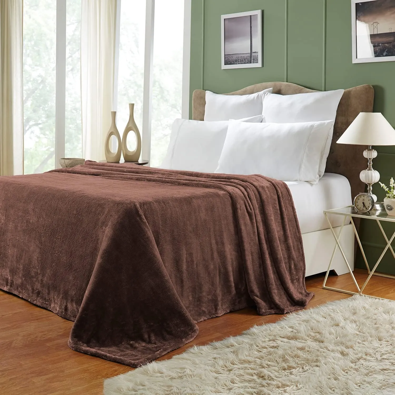 Superior Classic Solid Fleece Blanket, Thick, Cozy, Warm Blankets, Velvety Soft Plush Bedding and Sofa Throw, Cute Bedroom Decor, Fuzzy Cover, Medium Weight Comfort Essentials, Twin, Chocolate