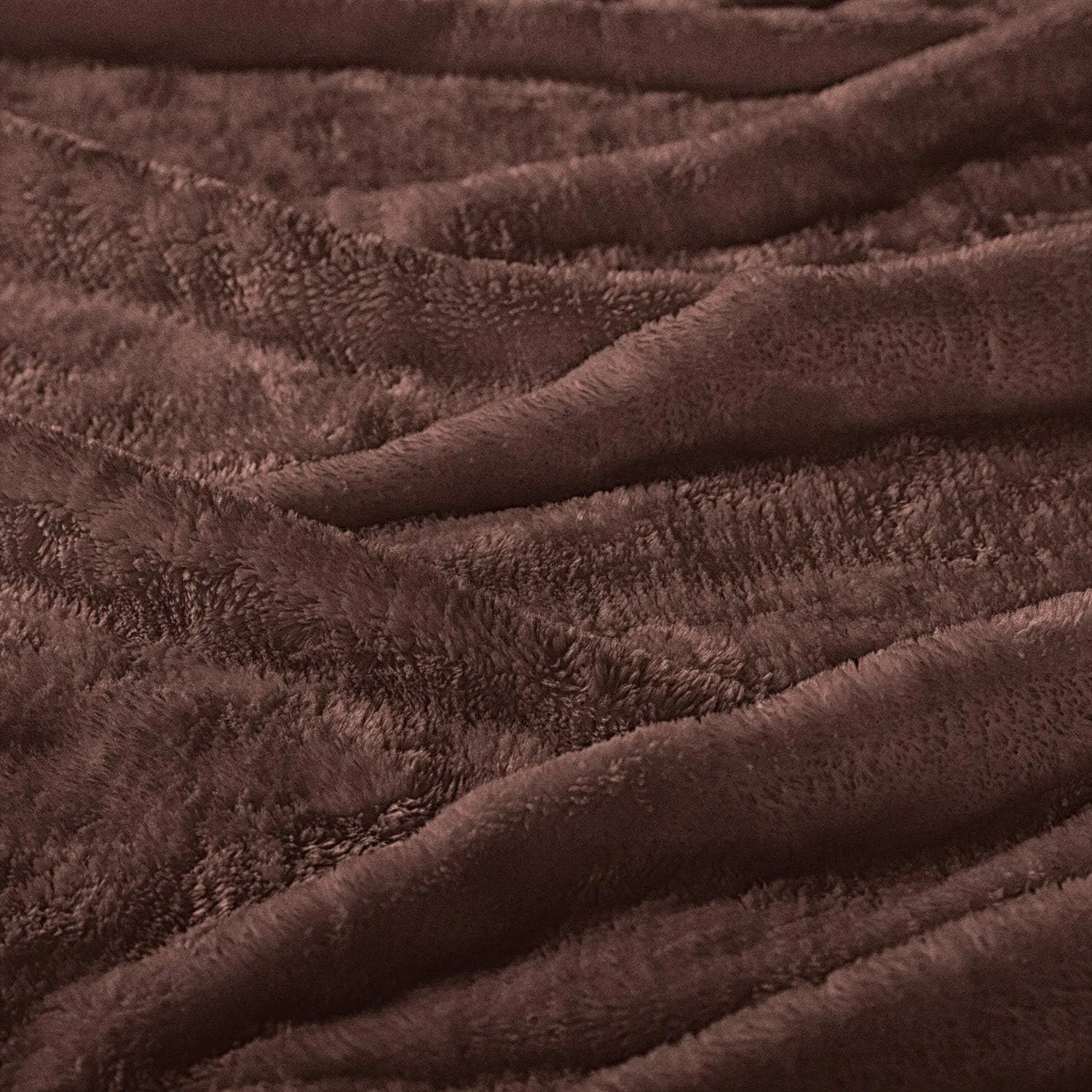Superior Classic Solid Fleece Blanket, Thick, Cozy, Warm Blankets, Velvety Soft Plush Bedding and Sofa Throw, Cute Bedroom Decor, Fuzzy Cover, Medium Weight Comfort Essentials, Twin, Chocolate