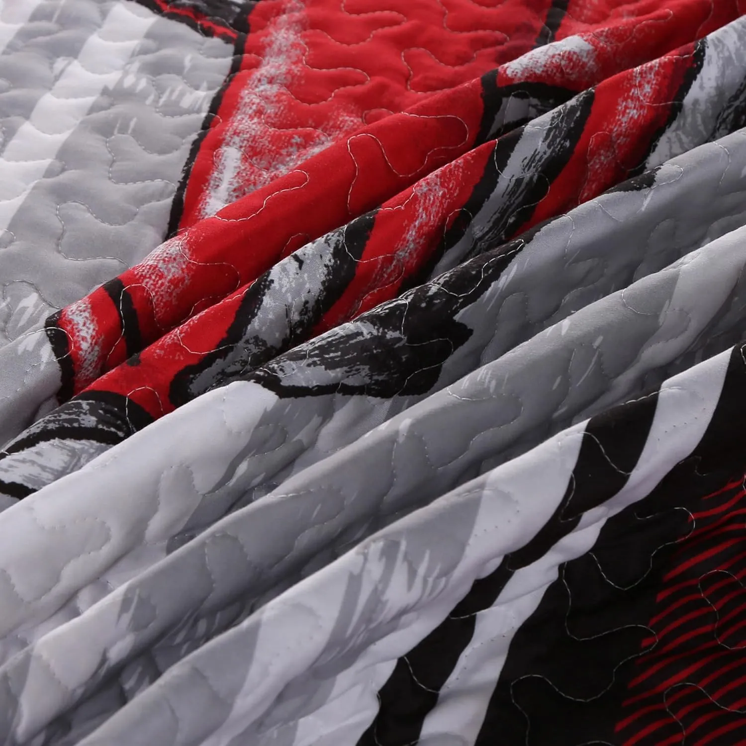 Virah Bella 2 Piece Twin Cabin Quilt Bedding Set - Farm Life - Red & Black Plaid - Rustic Country Reversible Patchwork Comforter Set with Decorative Pillow Shams